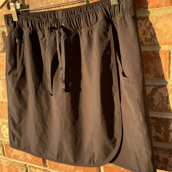 Patagonia Women’s Fleetwith Skort Size Large - Picture 9 of 16